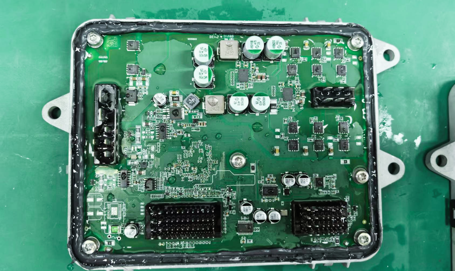 汽车集成PCB的防水气密保护